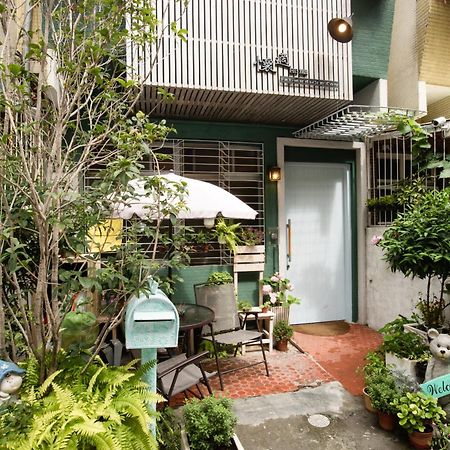 Cozy Cozy Hostel Tainan Exteriör bild