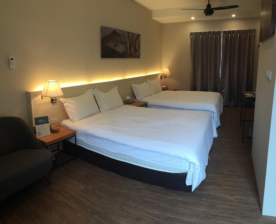 Cozy Cozy Hostel Tainan Exteriör bild