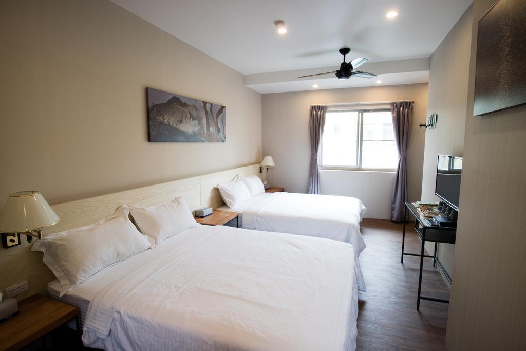 Cozy Cozy Hostel Tainan Exteriör bild