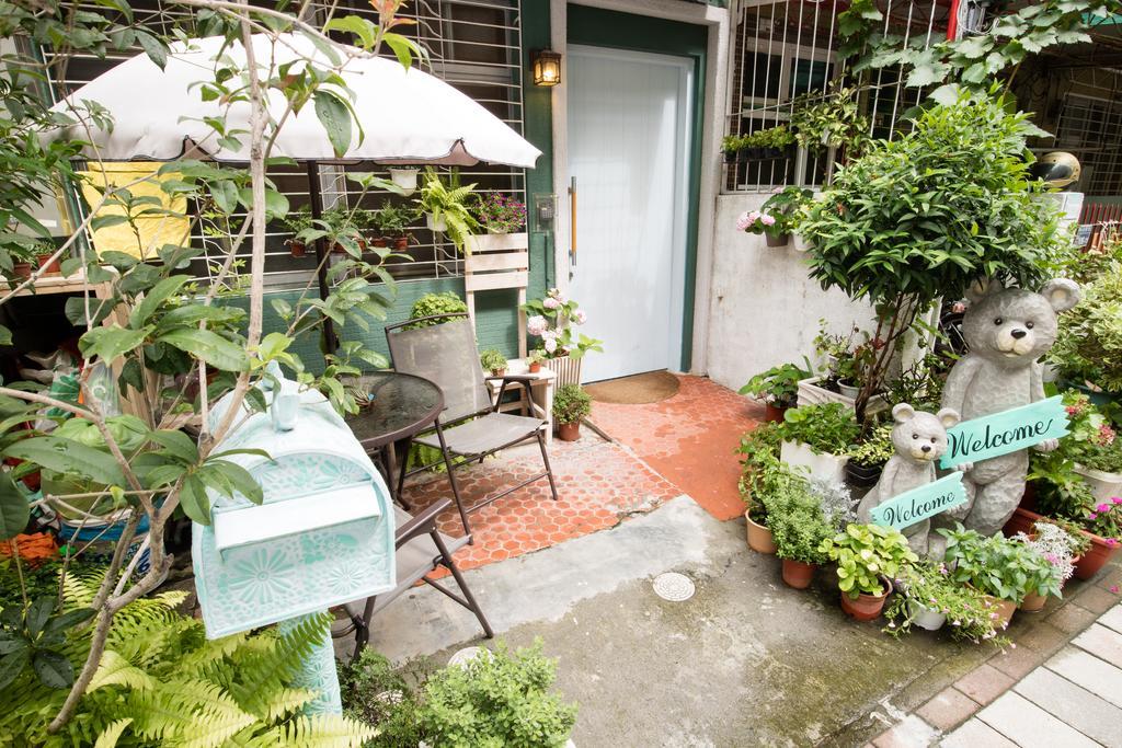 Cozy Cozy Hostel Tainan Exteriör bild