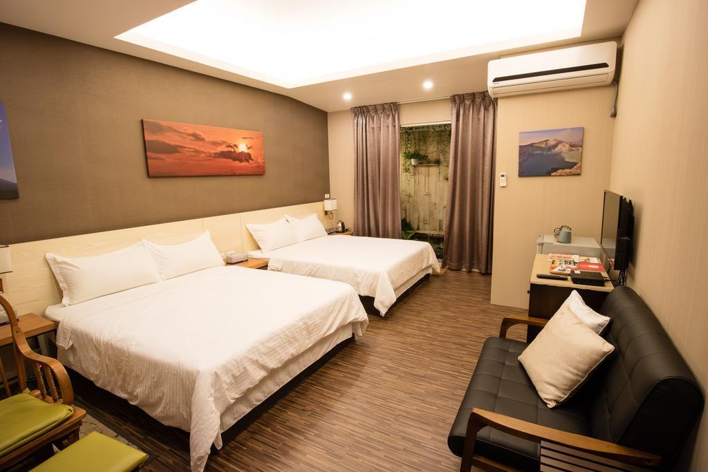 Cozy Cozy Hostel Tainan Exteriör bild