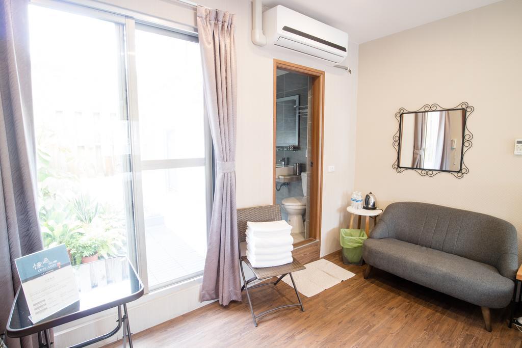 Cozy Cozy Hostel Tainan Exteriör bild